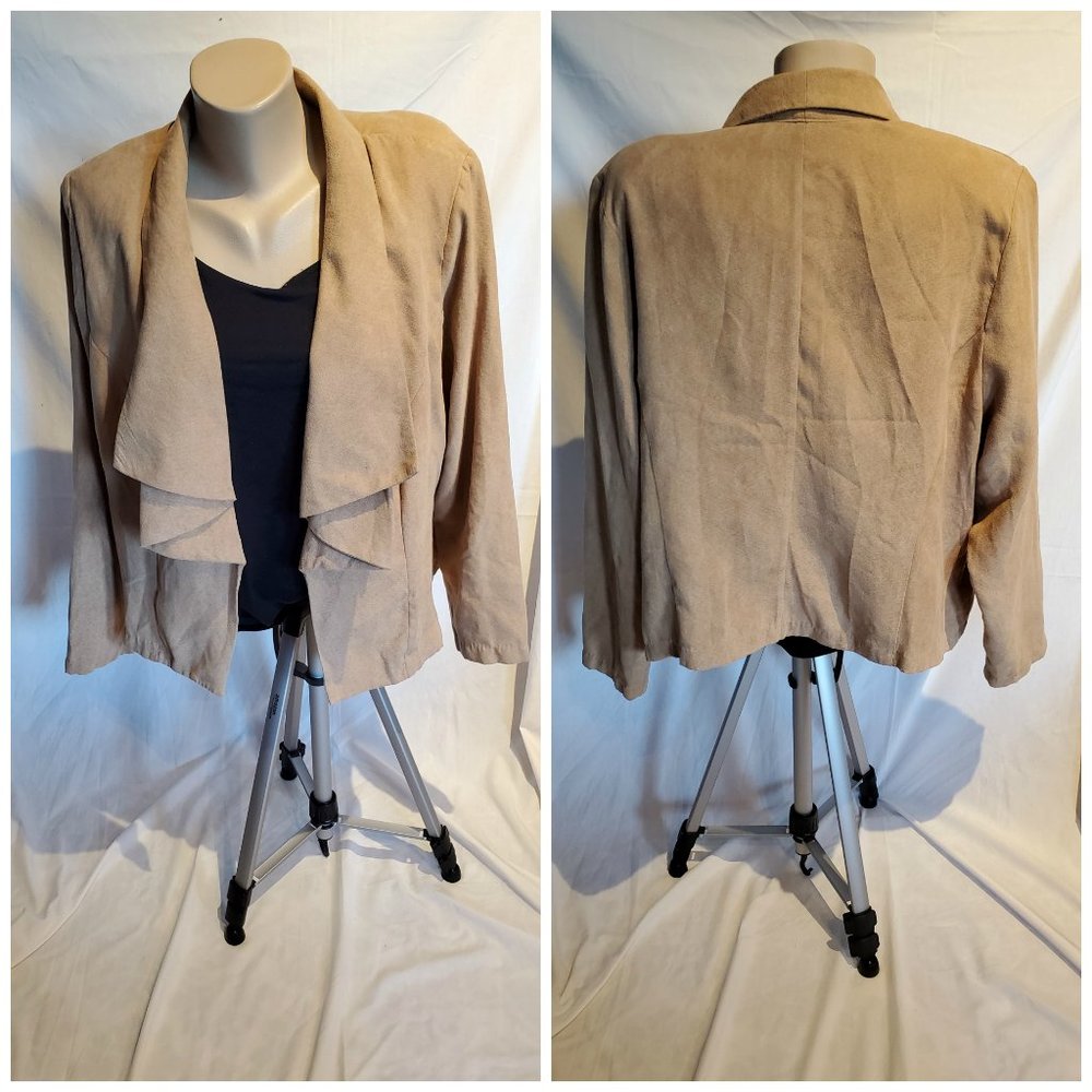 CJ BANKS Cropped Open Tan Jacket